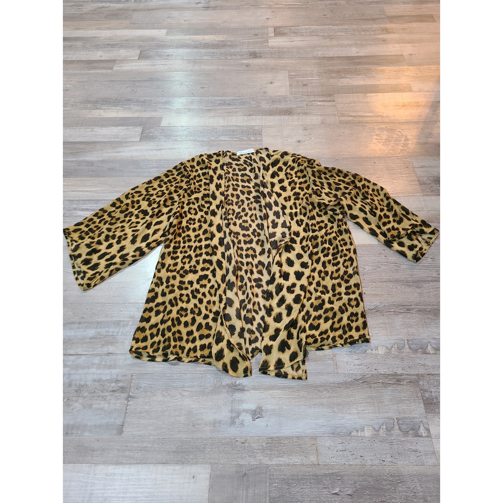 O2 Collection S/M Women's Sheer Leopard Print Cardigan